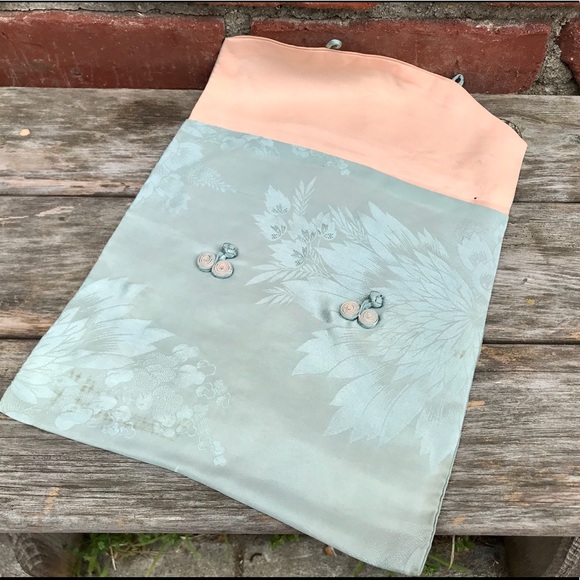 Art Deco Monogramed Silk Hanky Lingerie Holder - Picture 7 of 7